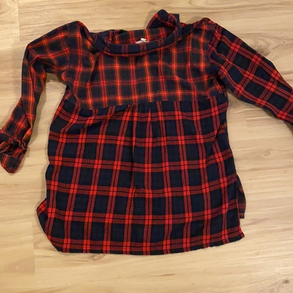 Festive Plaid Red & Navy button up with a gold pocket size medium - Picture 4 of 4